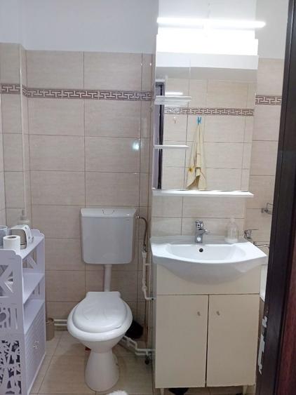 Garsonieră decomandată în Central