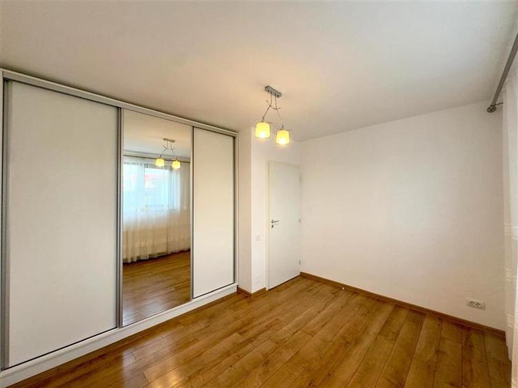 Duplex cu 4 camere cu Canalizare în Rediu
