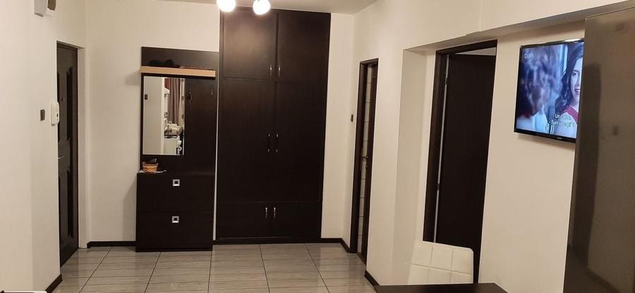 Apartament cu 2 camere decomandat în 22 Decembrie