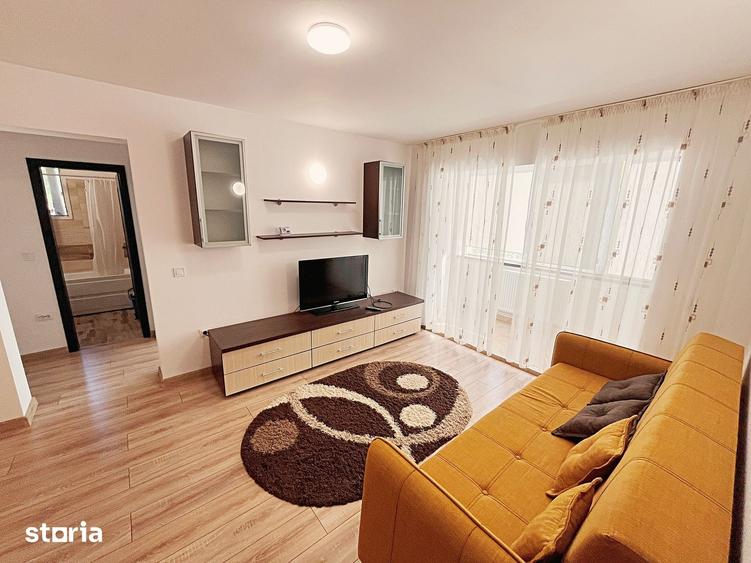 Apartament cu 3 camere în Podu Roș