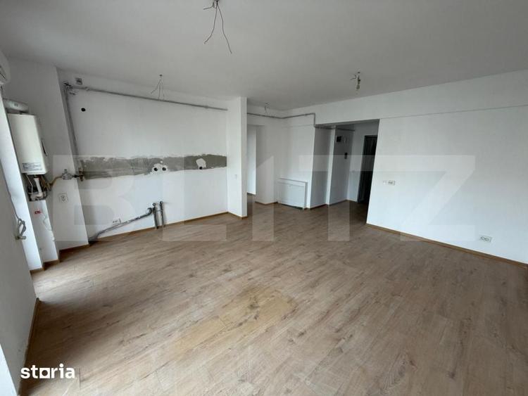 Apartament cu 3 camere în Craiovița Nouă