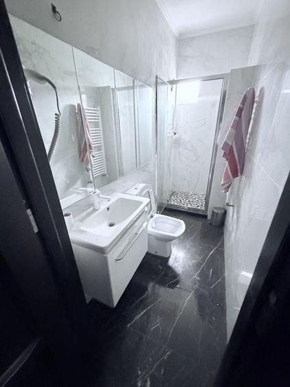 Spațiu comercial, de 240 mp, în Central