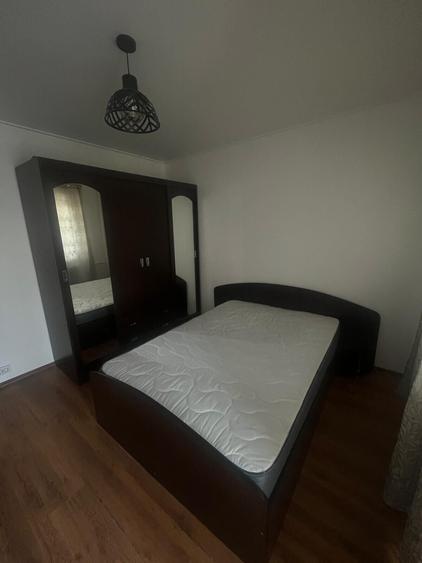 Apartament cu 3 camere decomandat, mobilat în Dristor
