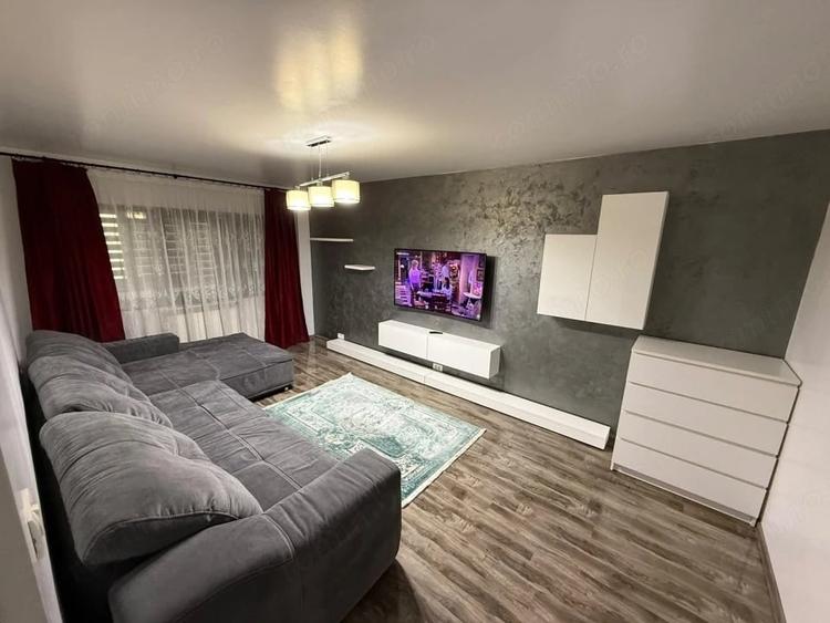 Apartament cu 3 camere decomandat în E3