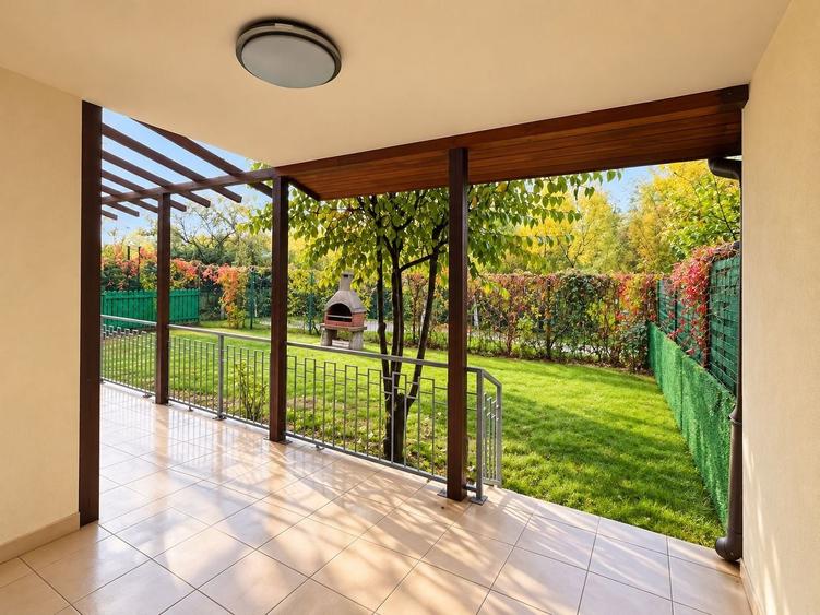 Duplex cu 5 camere cu Canalizare în Iancu Nicolae