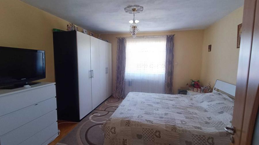 Casă cu 3 camere în Gherța Mică
