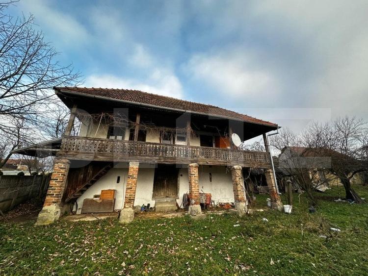 Casă individuală cu 3 camere cu Teren 2792 Mp în Exterior Est
