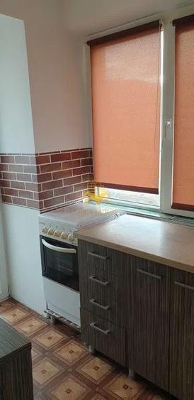 Apartament cu 2 camere semidecomandat, mobilat în Zorilor