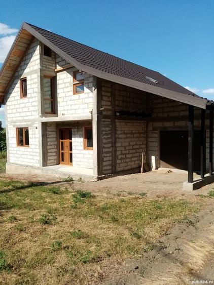 Casă cu 6 camere cu Teren 1550 Mp în Voinești