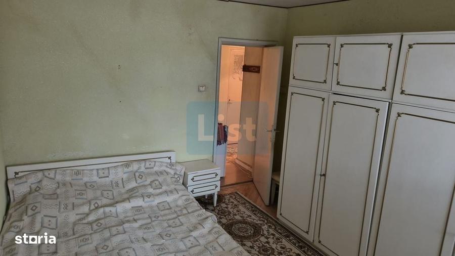 Apartament cu 4 camere decomandat în Central