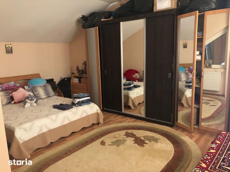 Casă cu 7 camere cu Piscina în Apărătorii Patriei