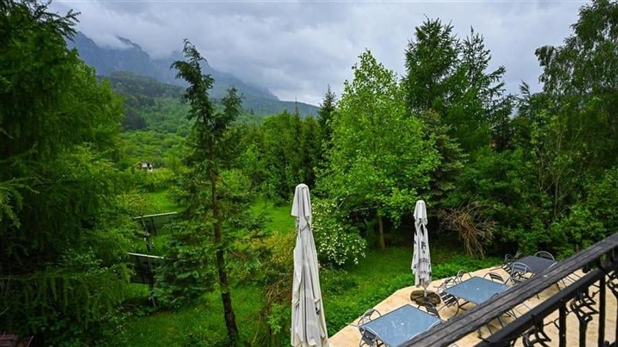 Hotel/Pensiune, de 980 mp, în Plaiul Foii