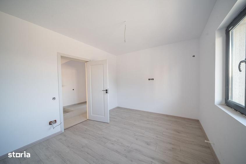 Casă cu 4 camere cu Teren 230 Mp în Central