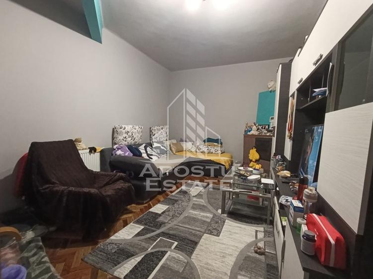 Apartament cu 4 camere semidecomandat, mobilat în Iosefin