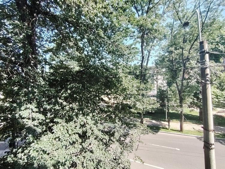Apartament cu 3 camere decomandat, mobilat în Pache Protopopescu