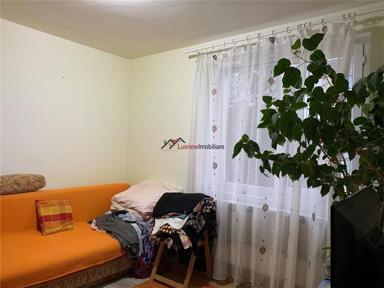 Apartament cu 2 camere semidecomandat, mobilat în Nord-Est