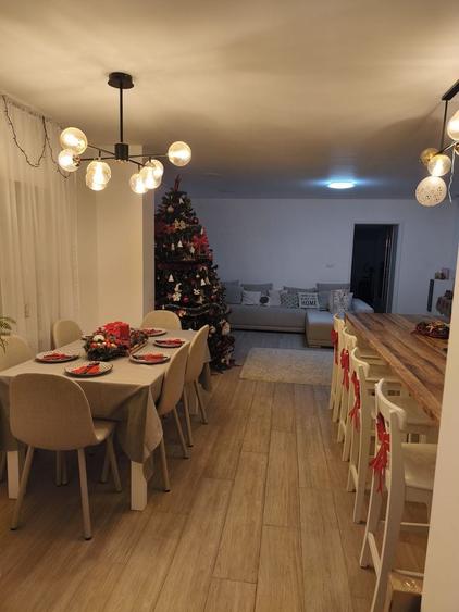 Casă cu 4 camere decomandat în Oncea