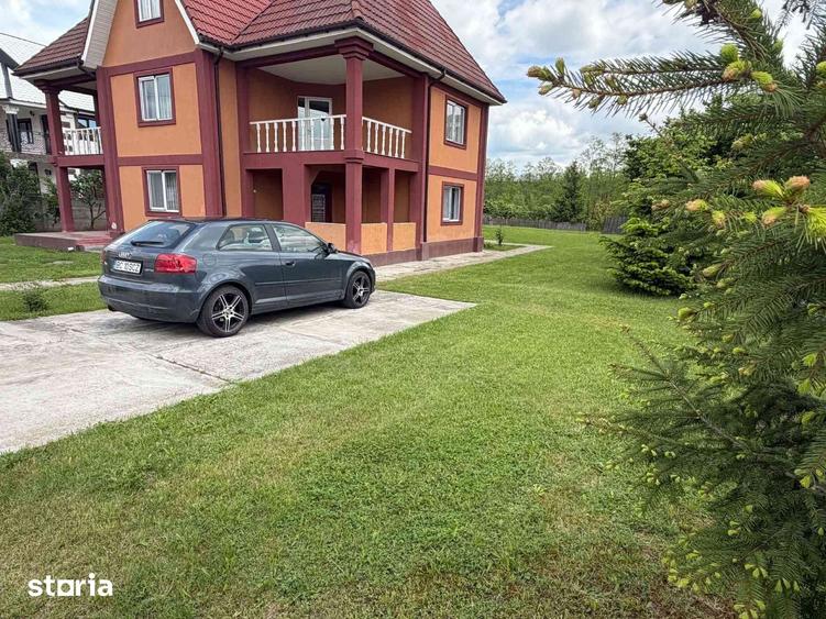 Casă cu 6 camere cu Teren 3160 Mp în Central