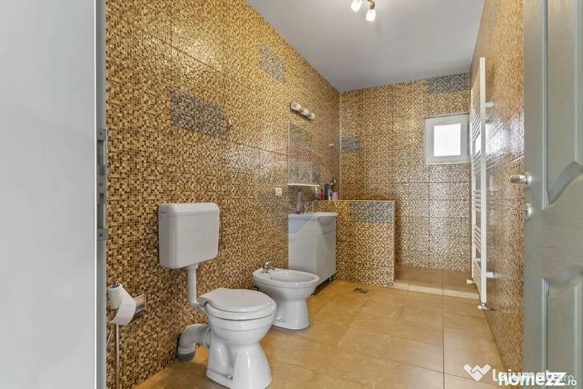 Casă cu 7 camere cu Teren 1363 Mp în Sânnicolau Mic