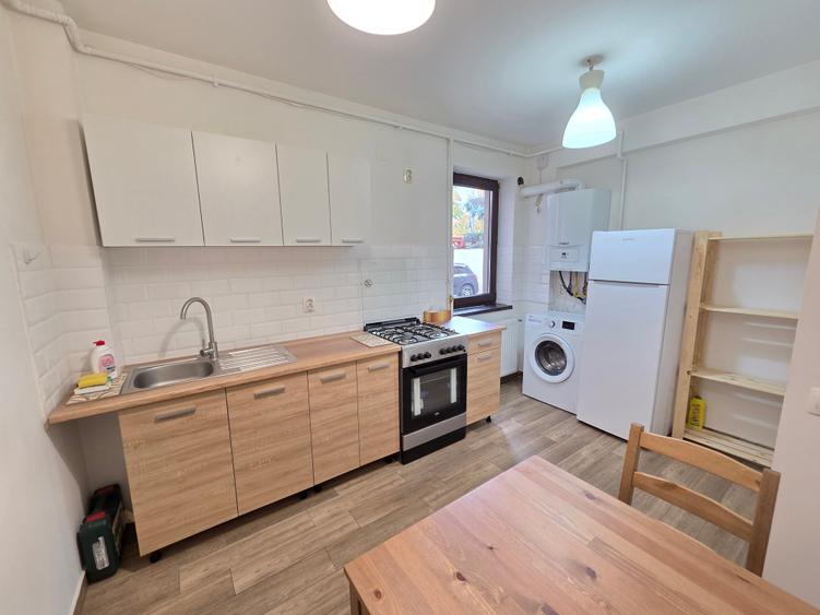 Apartament cu 2 camere decomandat în Drumul Taberei