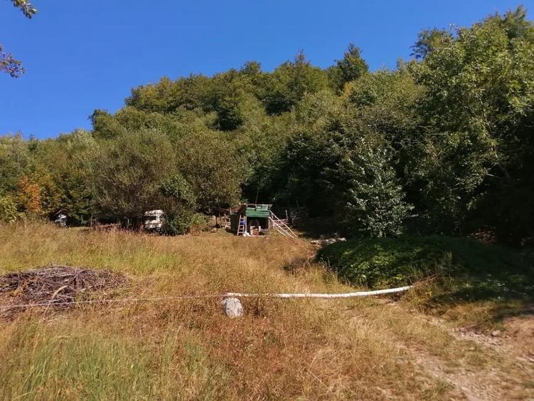 Teren de 4100 mp, în Central