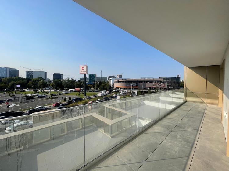 Apartament cu 3 camere decomandat în Barbu Văcărescu