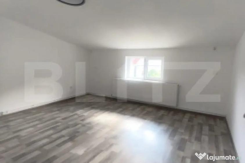 Casă cu 4 camere cu Teren 350 Mp în Central