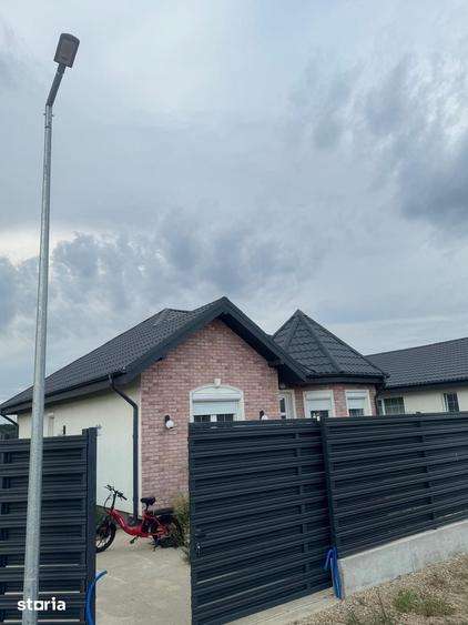 Casă cu 3 camere cu Teren 450 Mp în Balotești