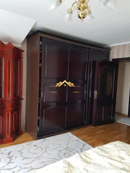 Casă cu 5 camere cu Teren 733 Mp în Central