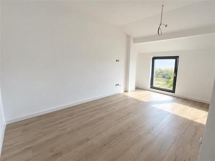Apartament cu 2 camere decomandat în Exterior Vest