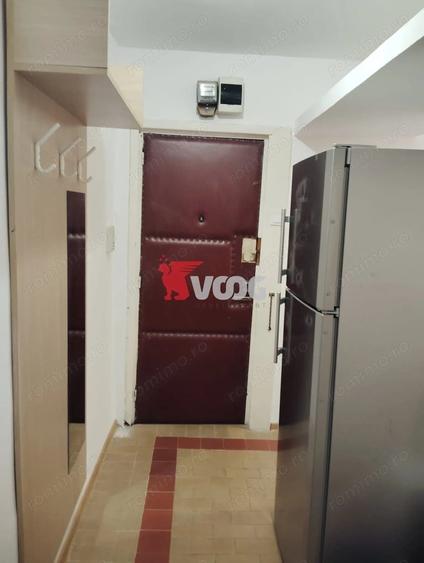 Apartament cu 3 camere semidecomandat în Spitalul Județean