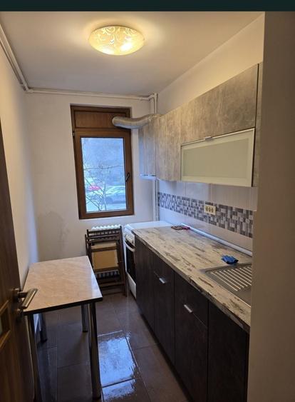 Garsonieră decomandată în Brâncoveanu
