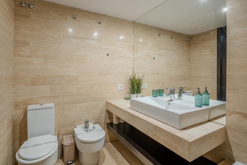 Apartament cu 2 camere decomandat, mobilat în Arcul de Triumf