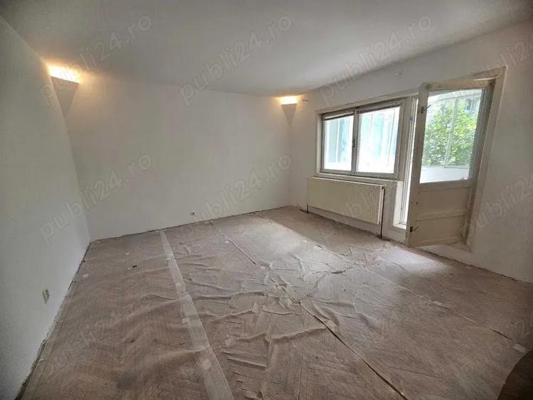 Apartament cu 3 camere decomandat, mobilat în Aradului