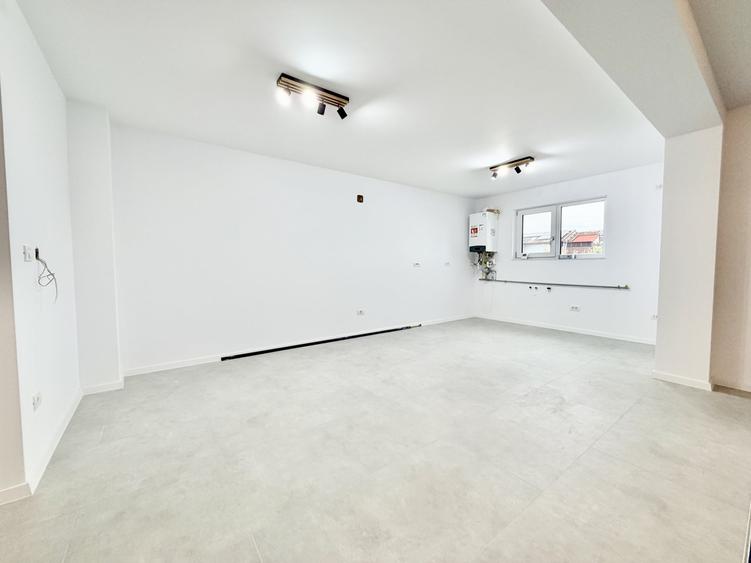 Duplex cu 4 camere cu Canalizare în Moșnița Nouă