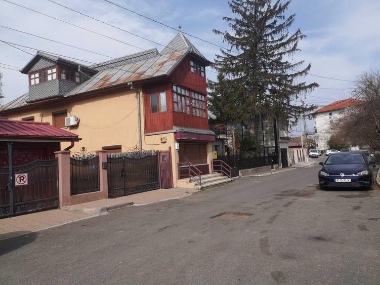 Casă cu 3 camere în Central