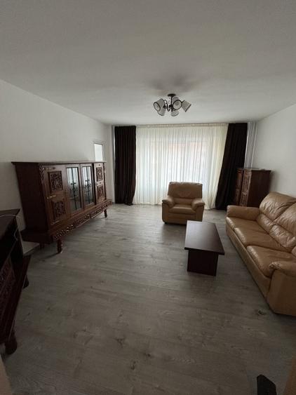 Apartament cu 3 camere decomandat, mobilat în Unirii