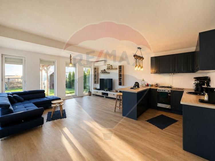 Casă individuală cu 5 camere cu Teren 585 Mp în Corbu