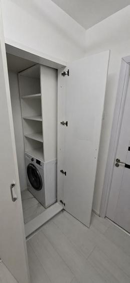 Apartament cu 3 camere semidecomandat în Obor