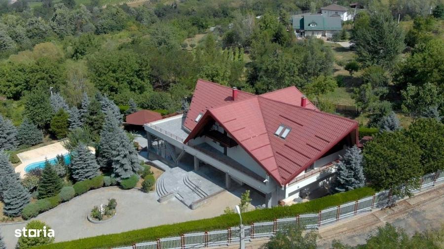 Casă cu 4 camere în Bucium