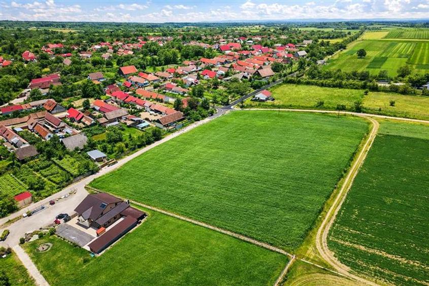Teren Construcții intravilan de 1100 mp, în Măieruș