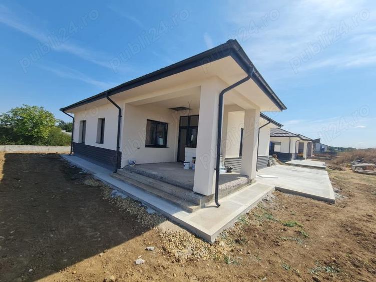 Casă cu 4 camere cu Teren 500 Mp în Săftica