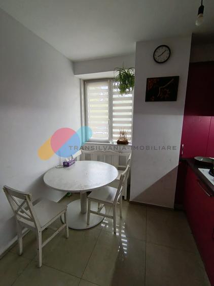 Apartament cu 3 camere decomandat, mobilat în Sopor