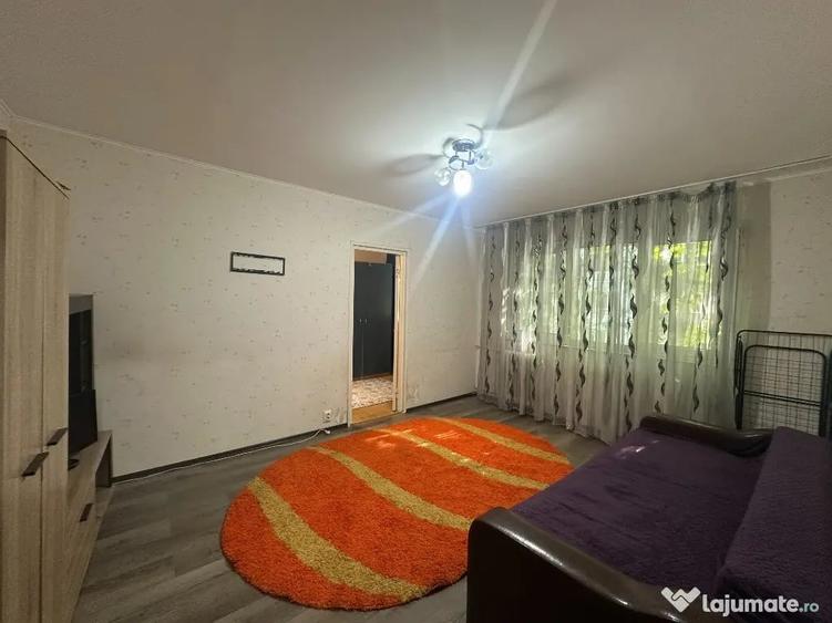 Apartament cu 2 camere decomandat în Malu Roșu