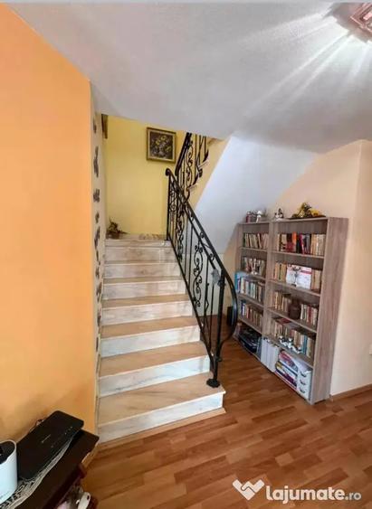 Casă cu 5 camere în Oncea
