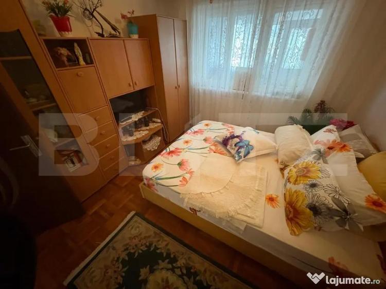 Apartament cu 3 camere decomandat în Minerul