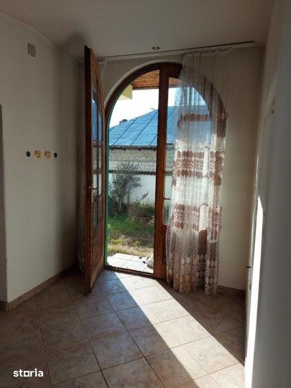 Casă cu 5 camere cu Teren 1380 Mp în Costești