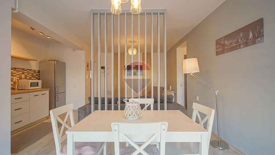 Apartament cu 2 camere decomandat în Tractorul