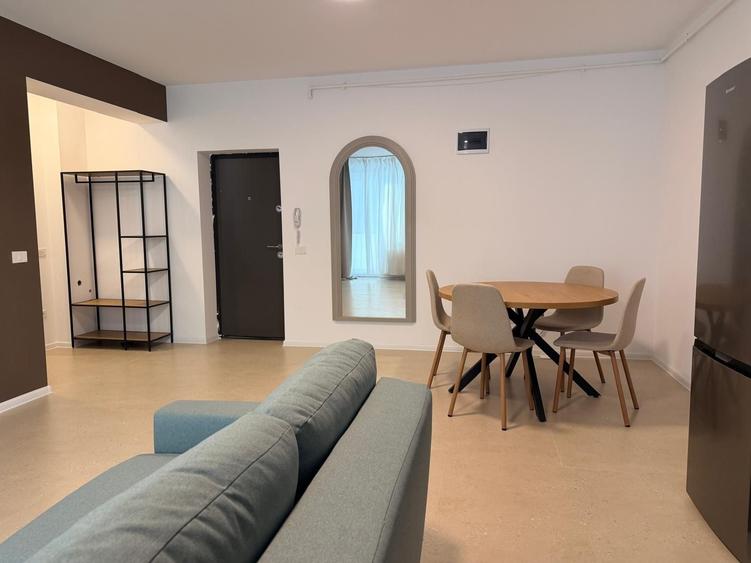 Apartament cu 2 camere semidecomandat în Central