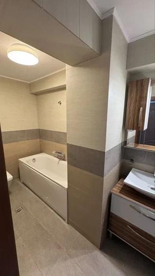 Apartament cu 3 camere semidecomandat, mobilat în Lacul Morii